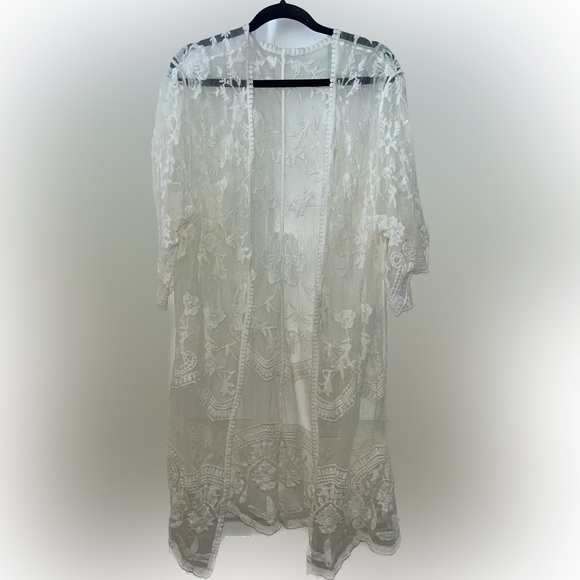 Woman’s Sheet Lace Kimono - Picture 1 of 7
